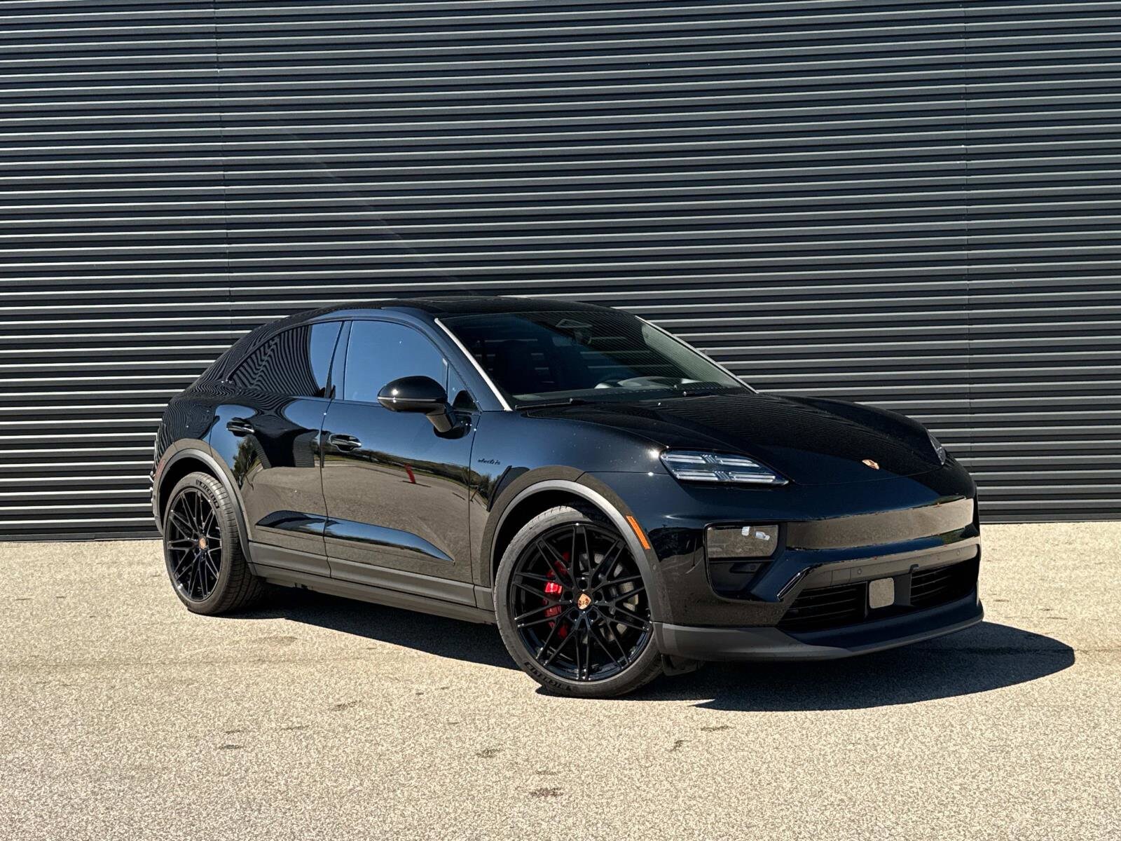 2025 Porsche Macan S - Photo 8