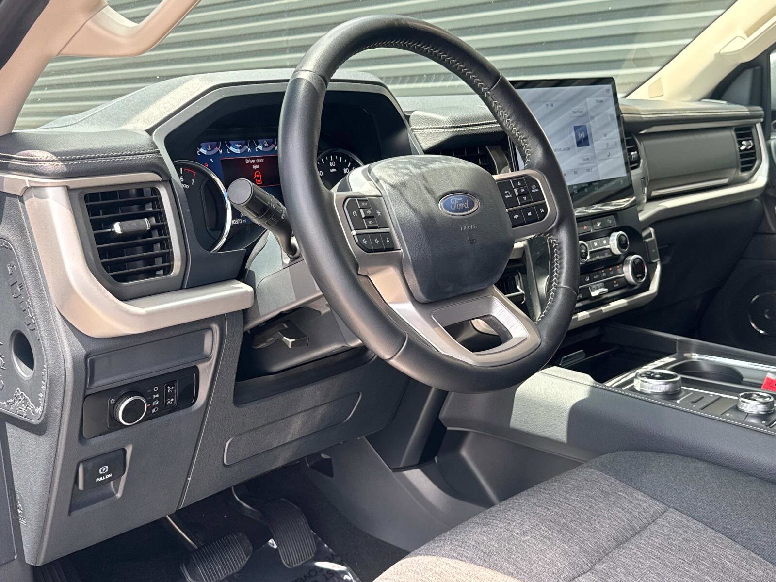 2024 Ford Expedition MAX XLT photo 4