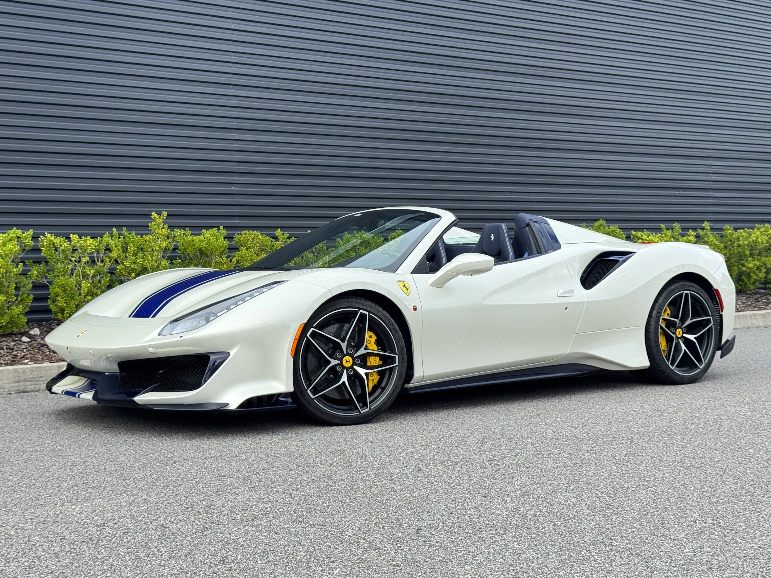 2020 Ferrari 488 Pista Spider photo 2