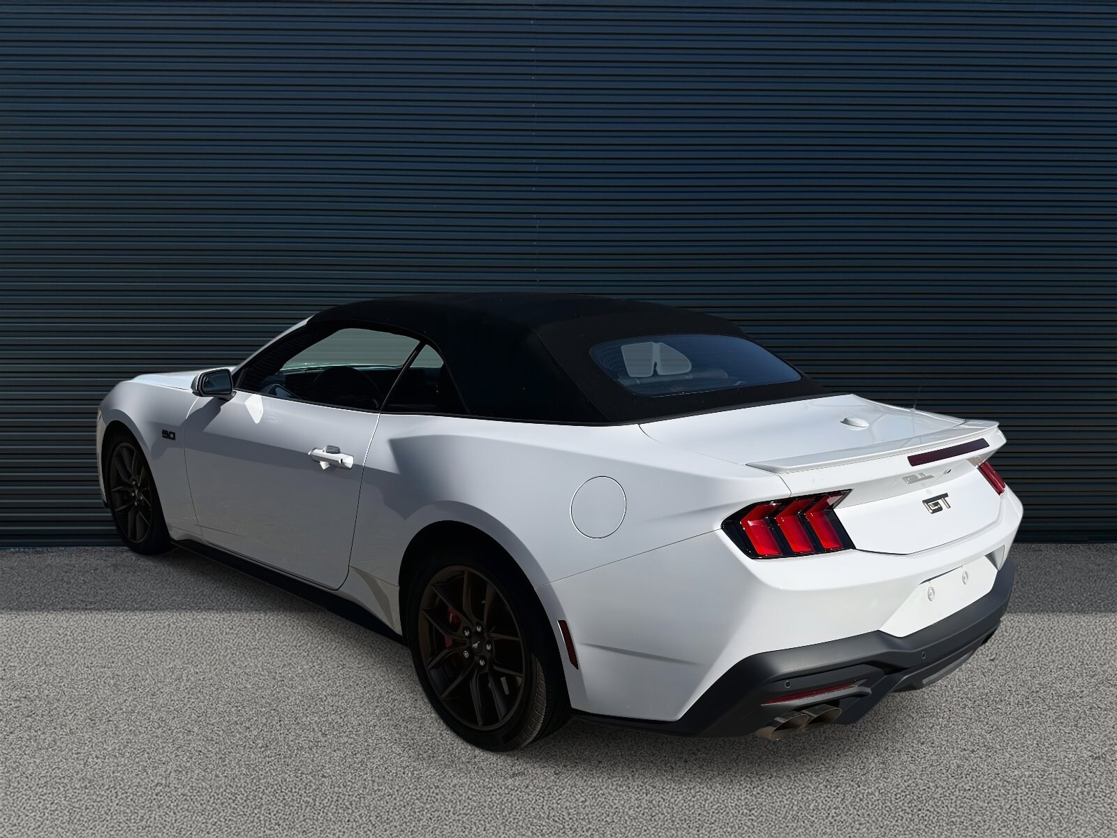 2025 Ford Mustang GT Premium Convertible photo 3