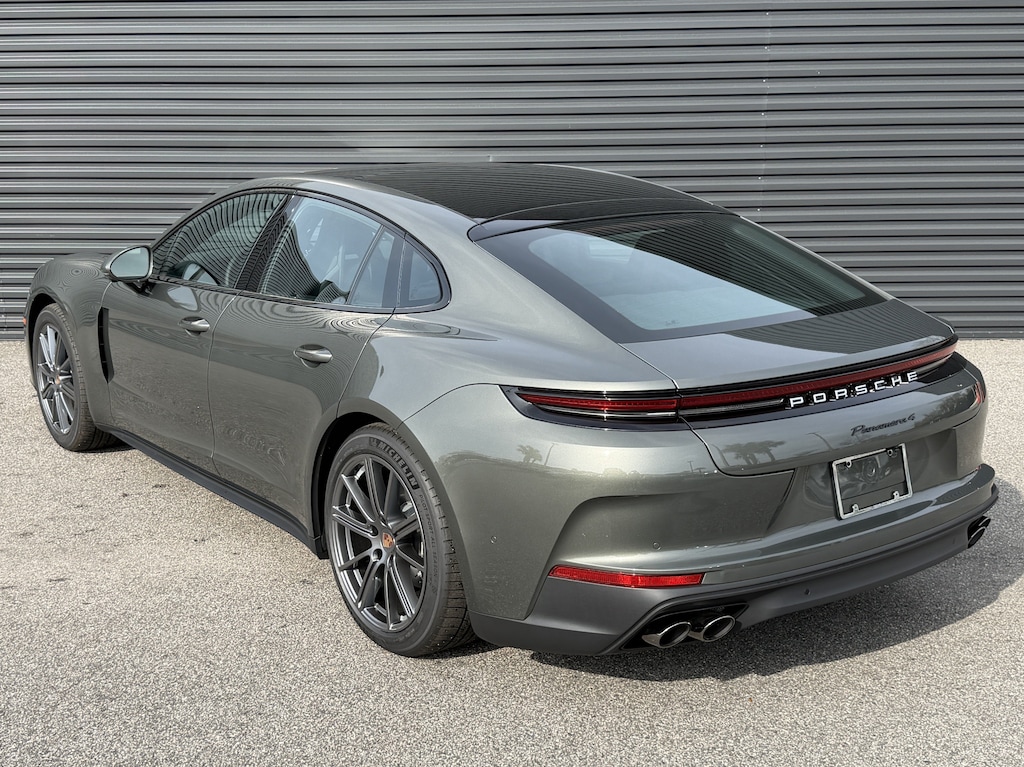 New 2026 Porsche Panamera 4