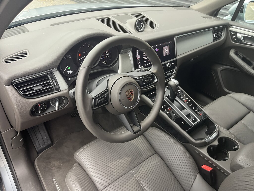 New 2025 Porsche Macan
