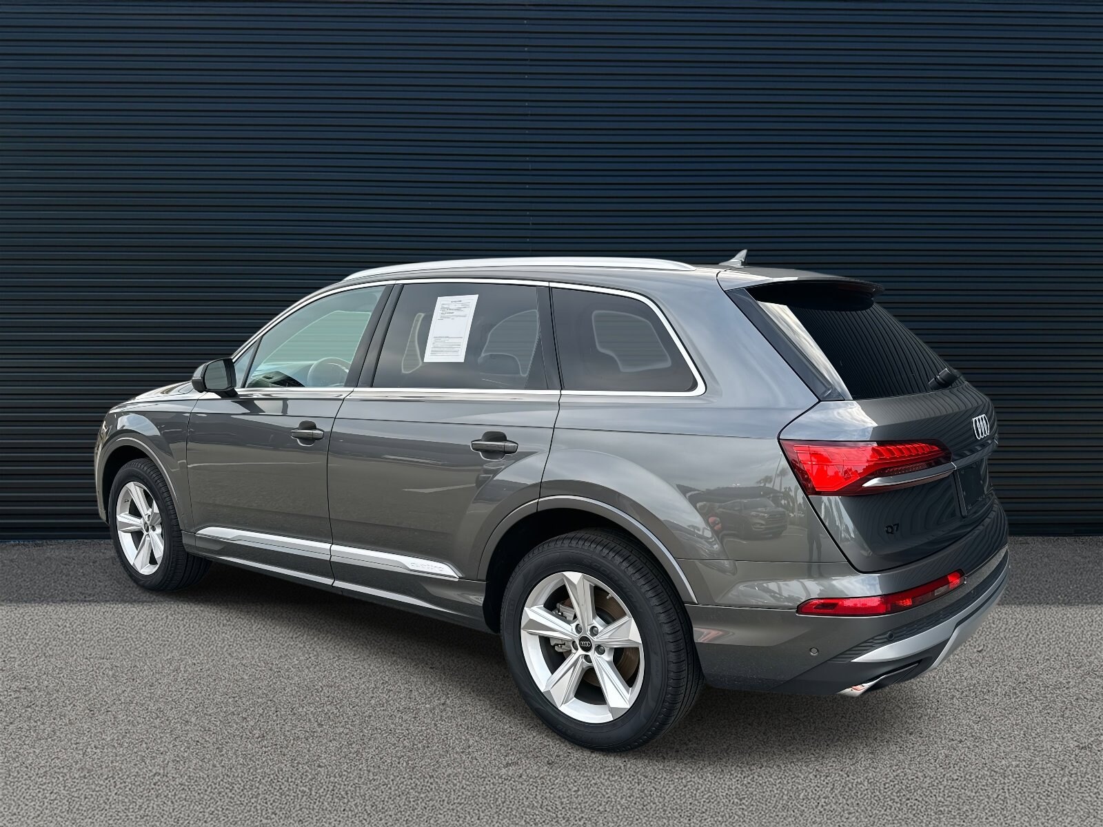 2025 Audi Q7 55 Premium photo 3