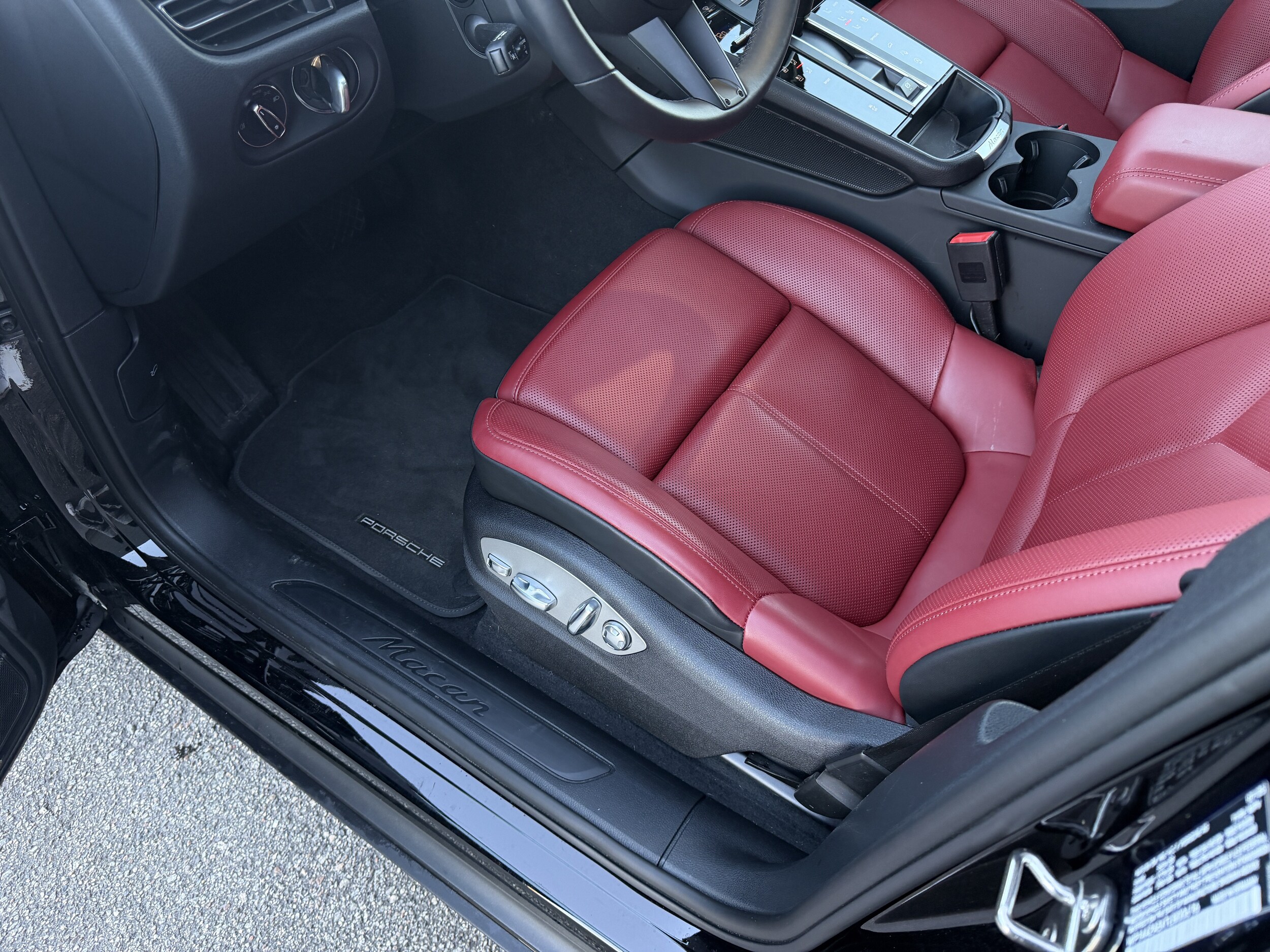2026 Porsche Macan Base - Photo 14