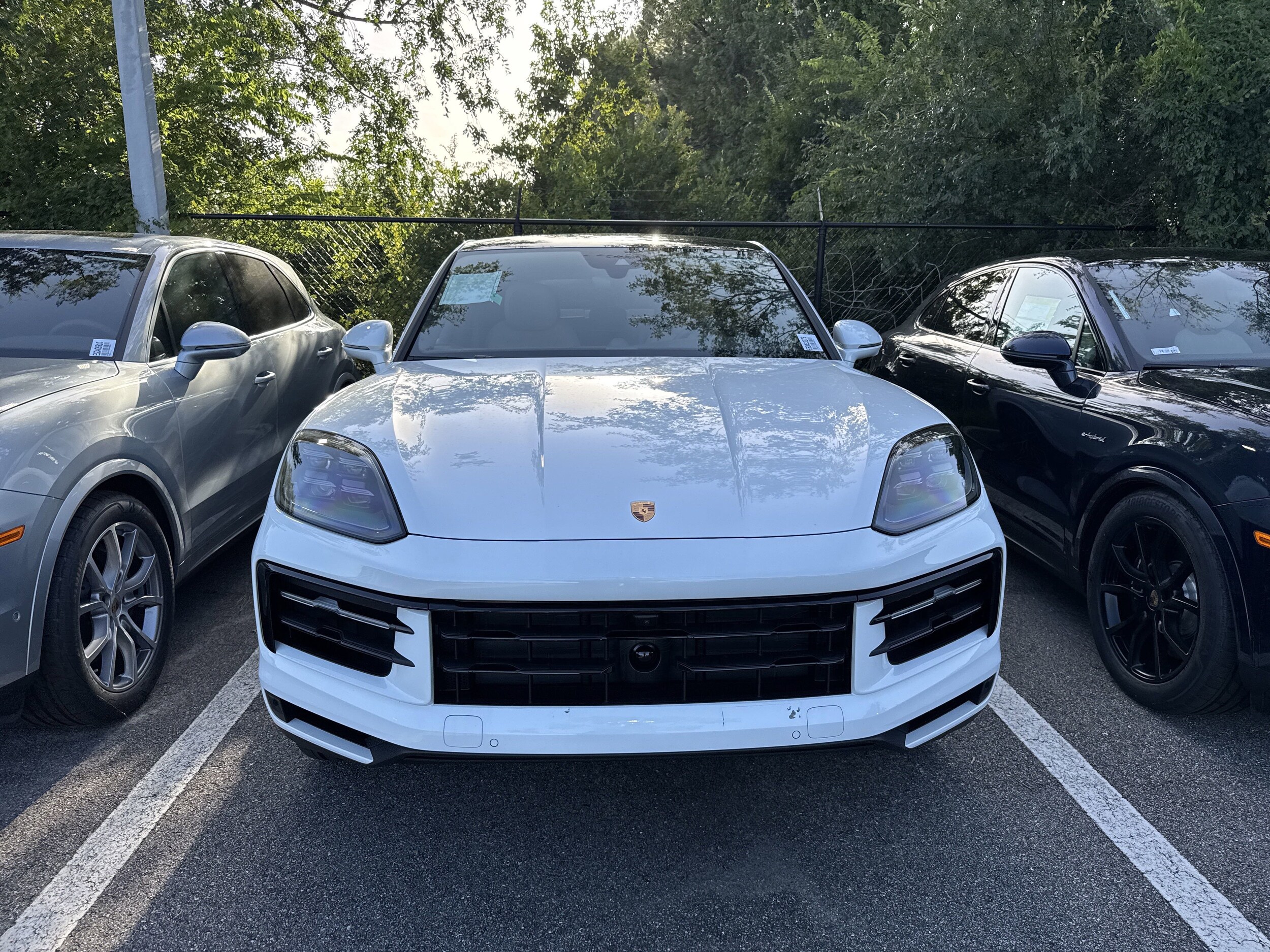 2025 Porsche Cayenne Coupe photo 2