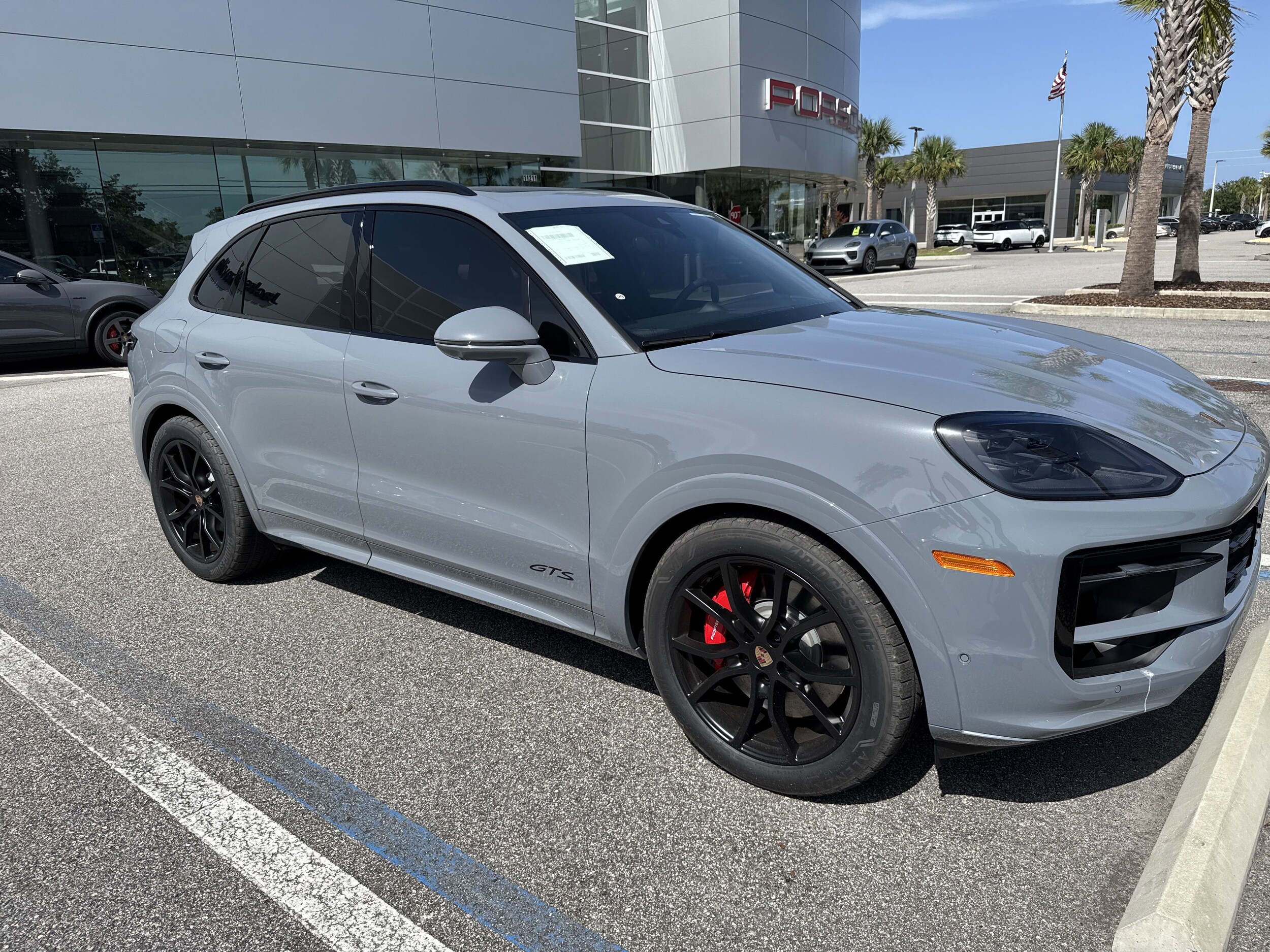 2025 Porsche Cayenne GTS photo 3