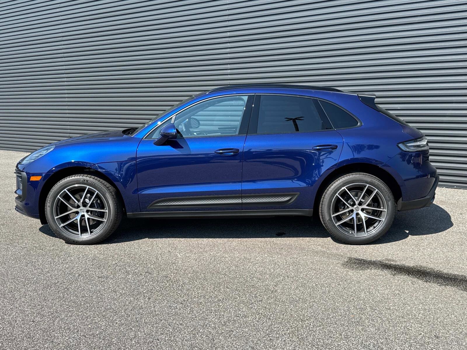 2026 Porsche Macan S photo 2