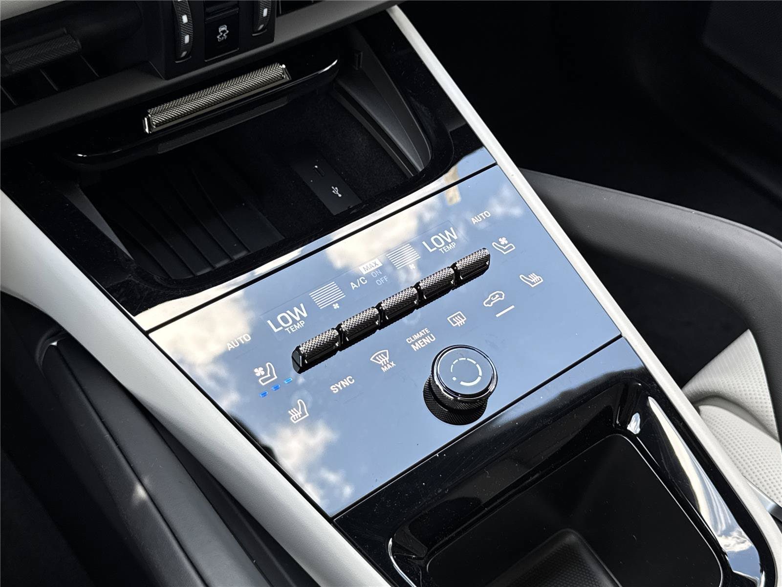 2025 Porsche Cayenne Coup E-Hybrid - Photo 31