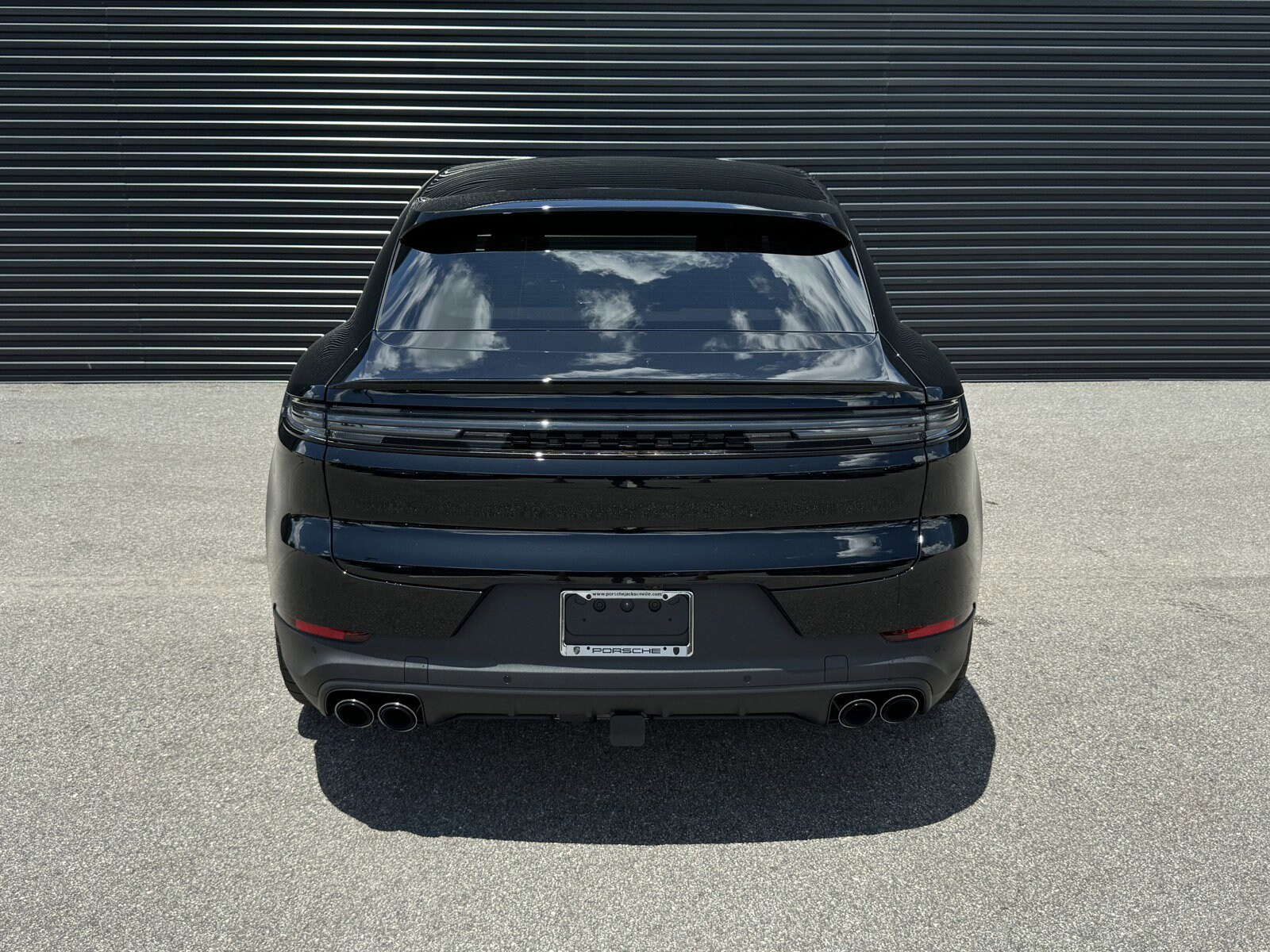 2024 Porsche Cayenne photo 4