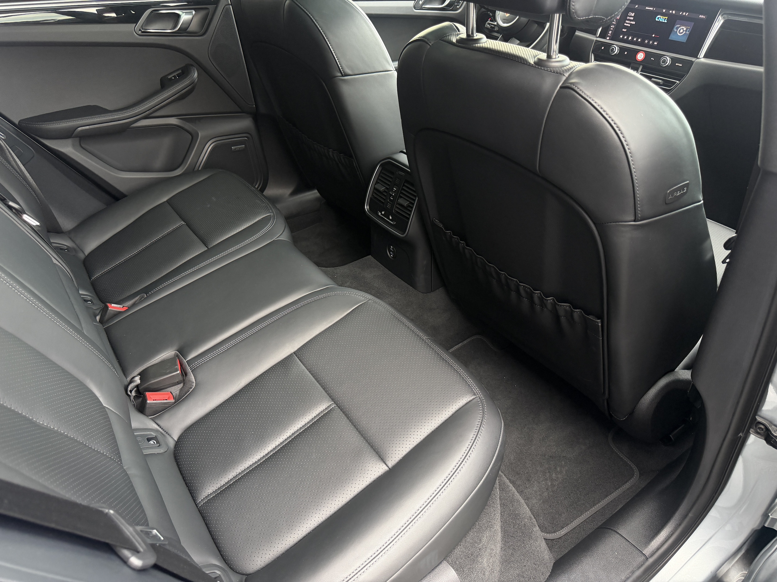 2026 Porsche Macan Base - Photo 21