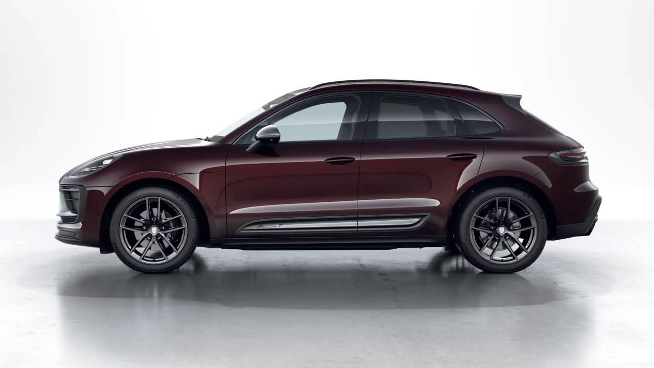 2026 Porsche Macan T photo 2