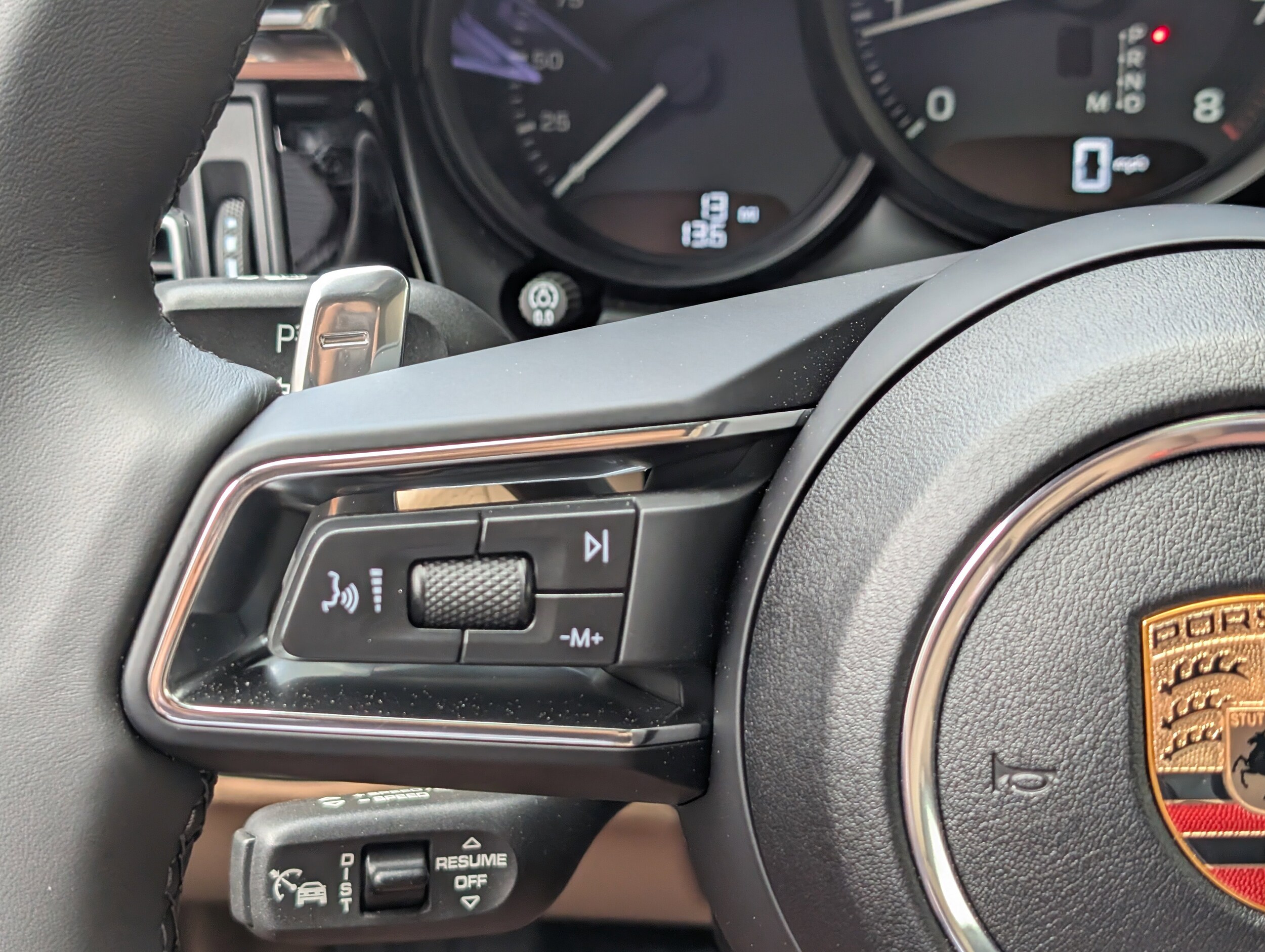 2025 Porsche Macan - Photo 31