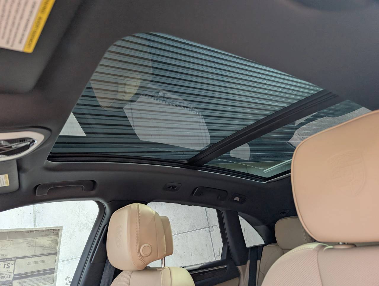 2025 Porsche Macan - Photo 21