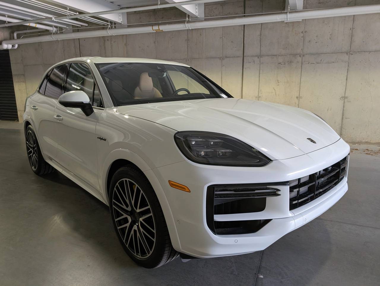 2025 Porsche Cayenne Turbo E-Hybrid - Photo 10