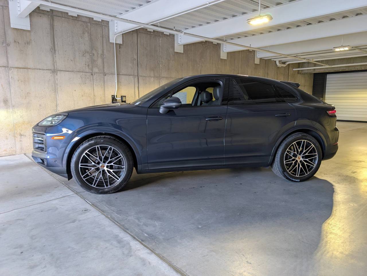 2026 Porsche Cayenne Coupe photo 2