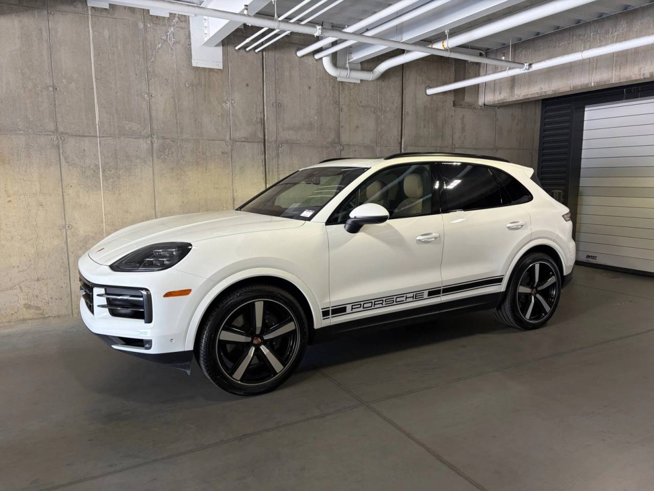 2026 Porsche Cayenne -'s photo