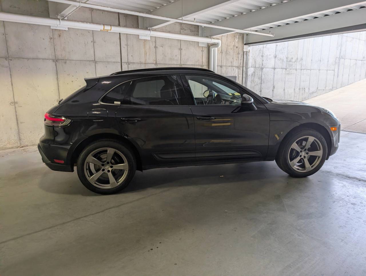 2025 Porsche Macan - Photo 10