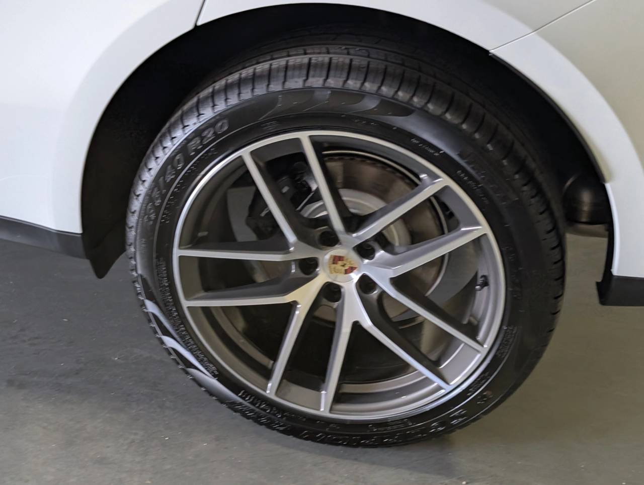 2025 Porsche Macan - Photo 16