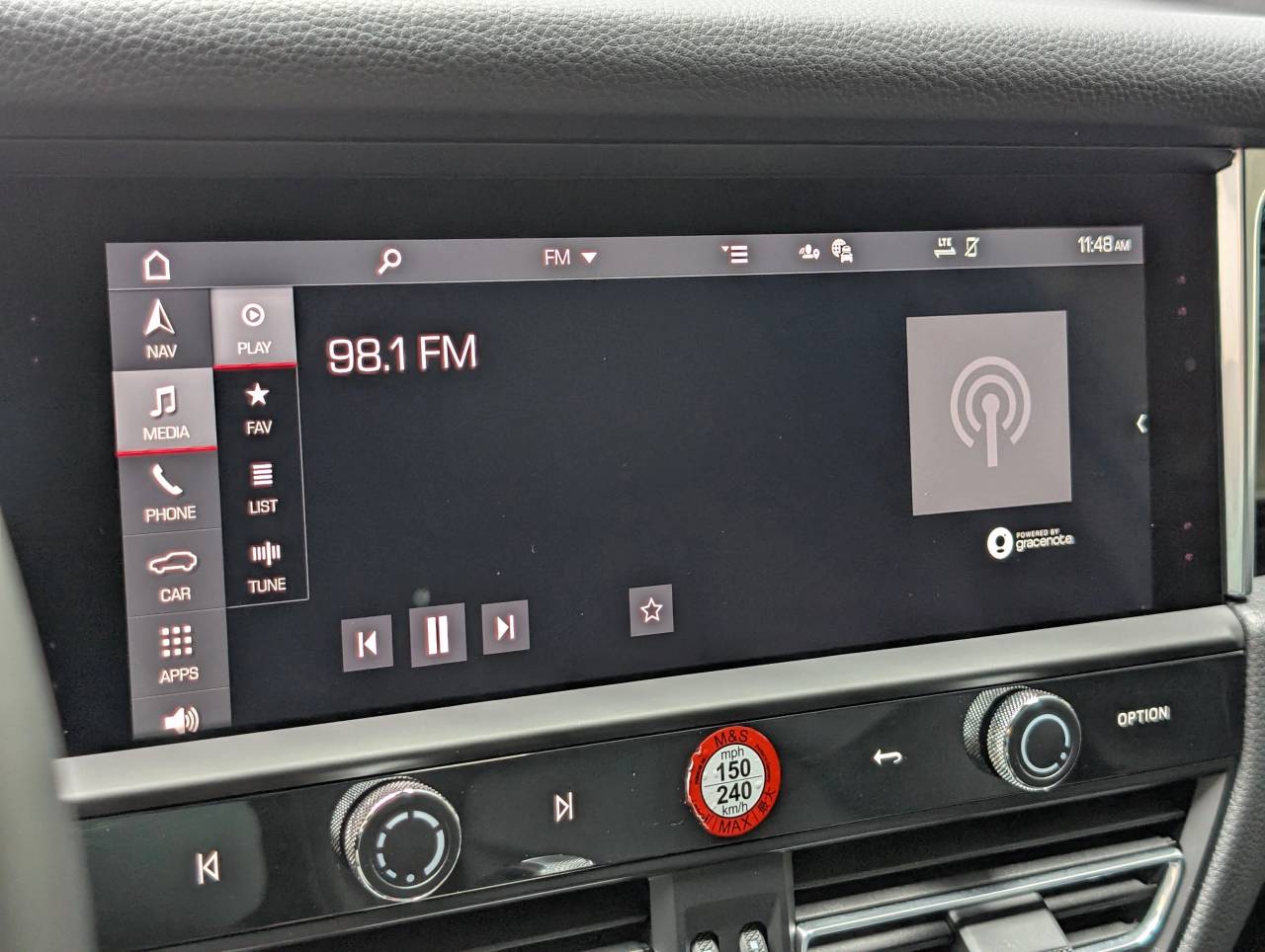 2025 Porsche Macan - Photo 32