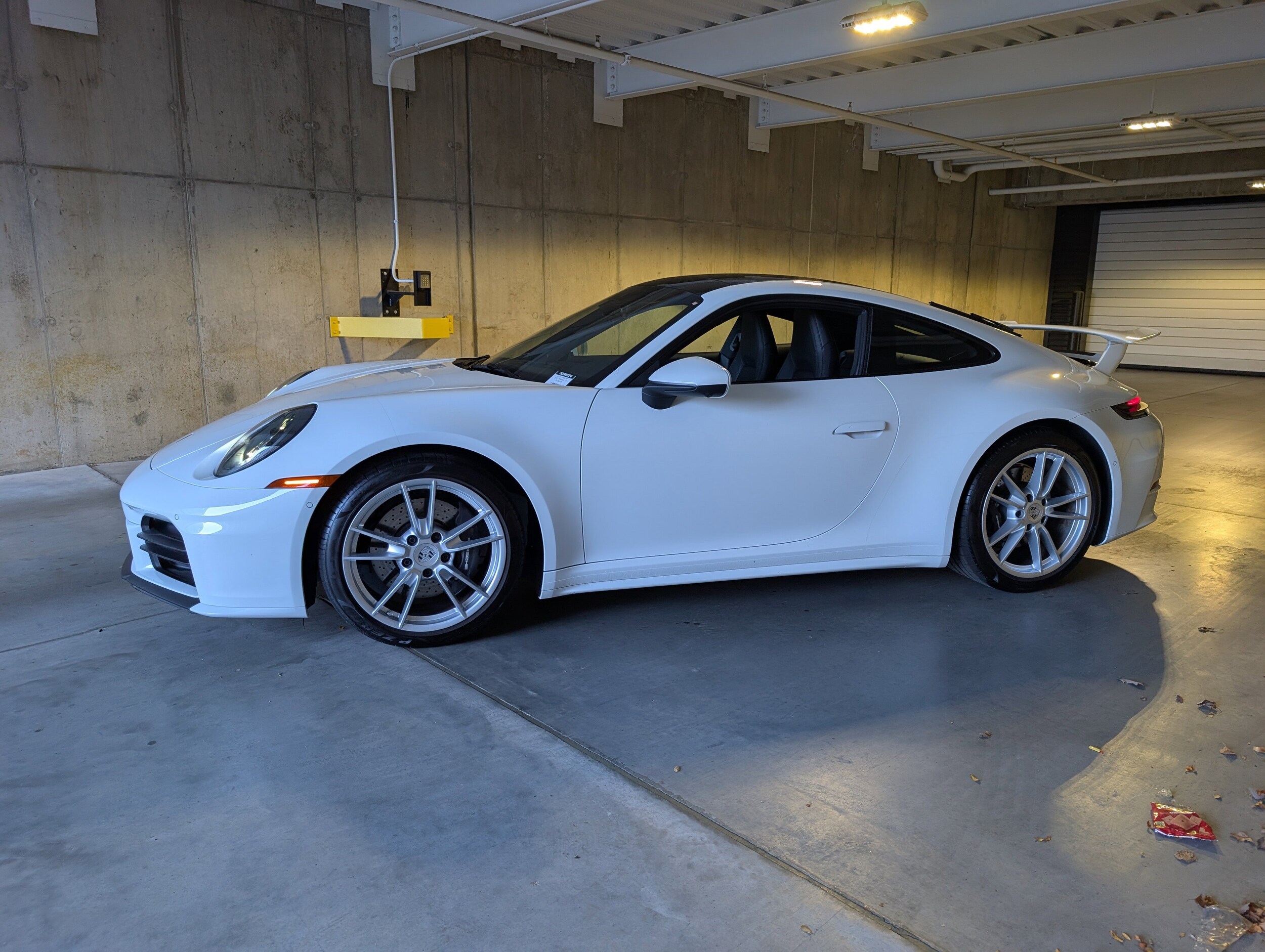 2025 Porsche 911 photo 2