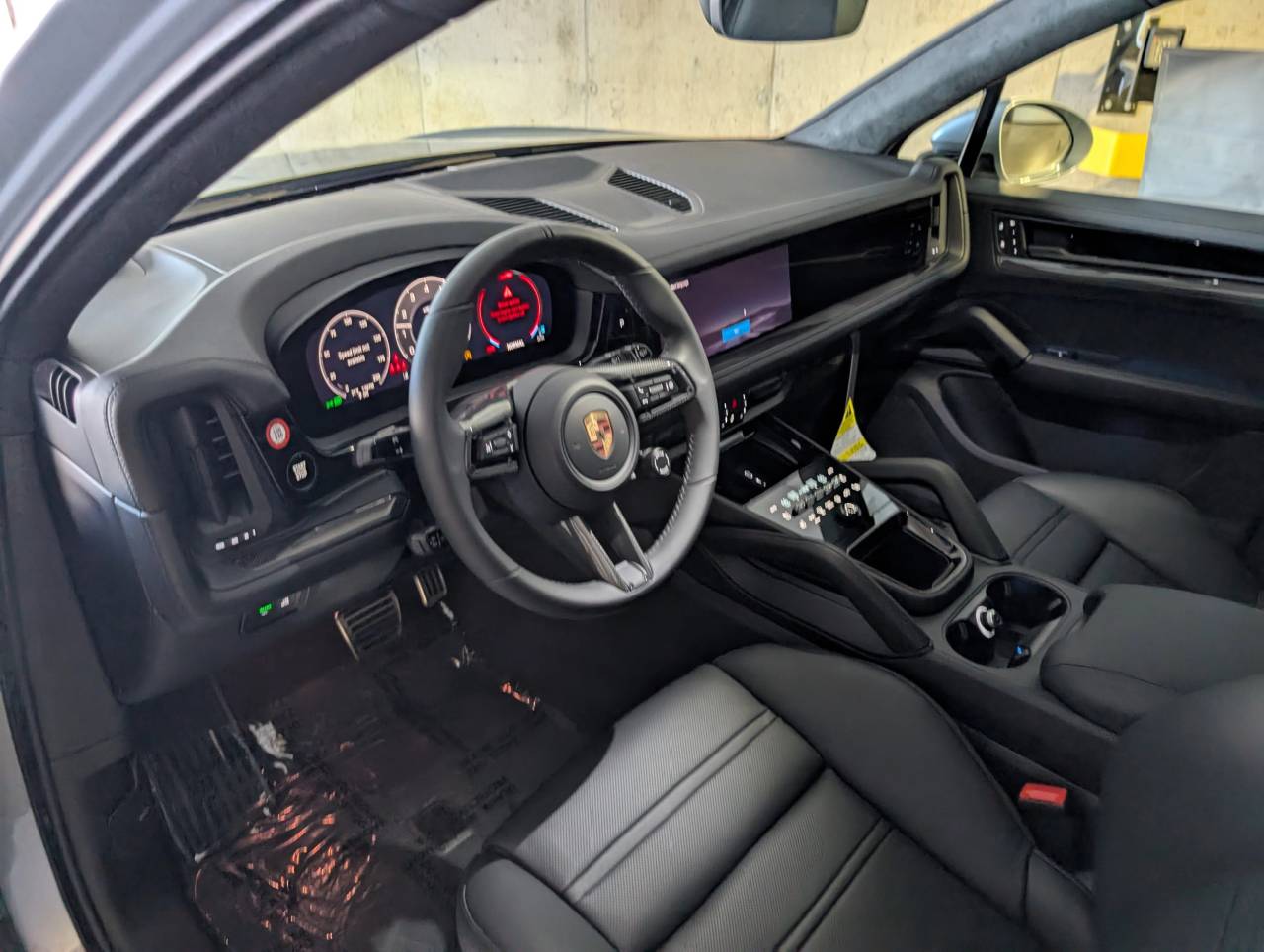 2026 Porsche Cayenne GTS photo 4