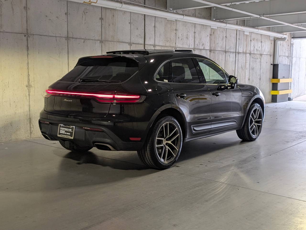 2025 Porsche Macan - Photo 11