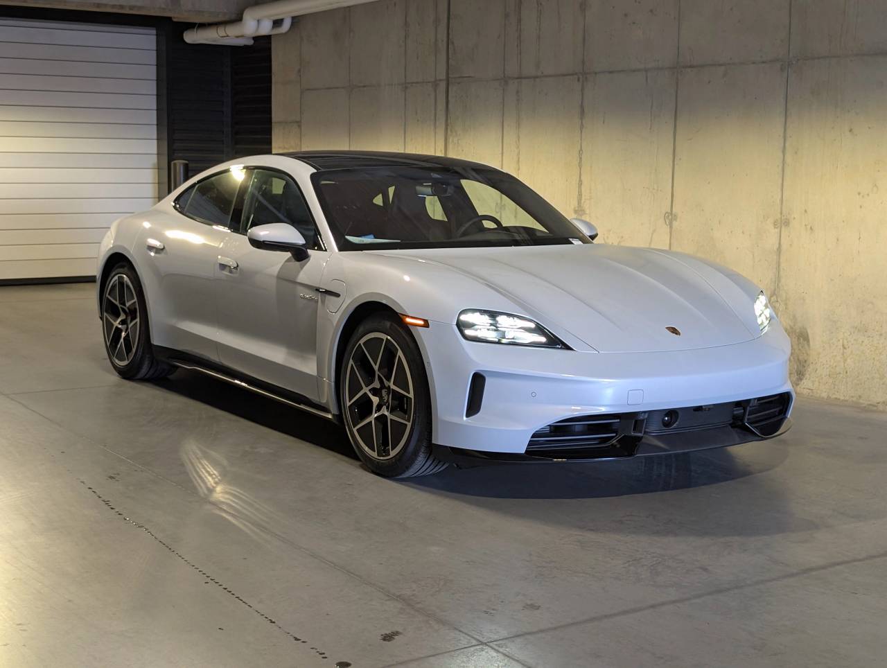 2026 Porsche Taycan Base - Photo 9