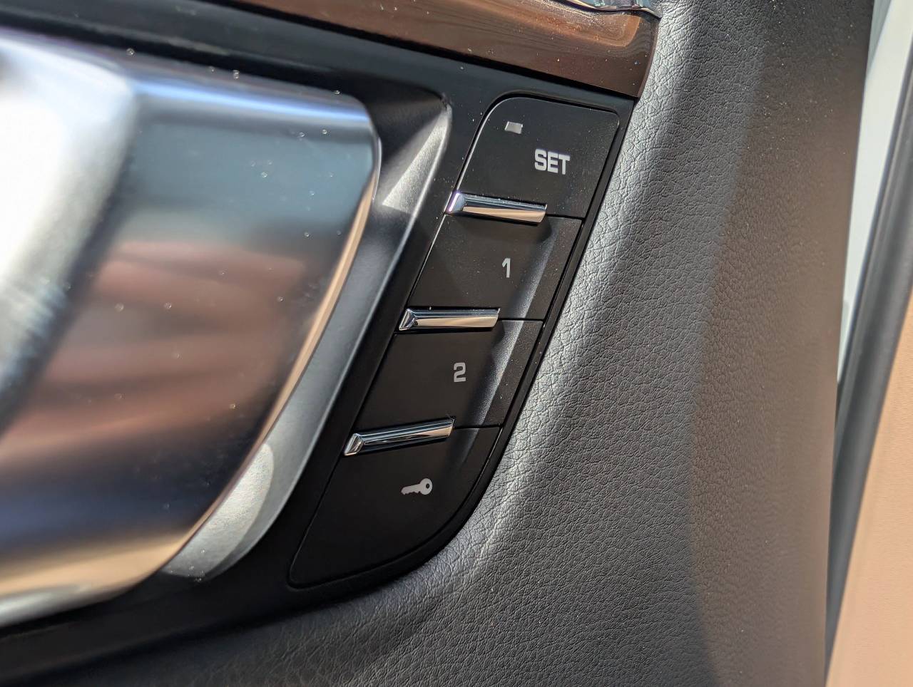 2025 Porsche Macan - Photo 20