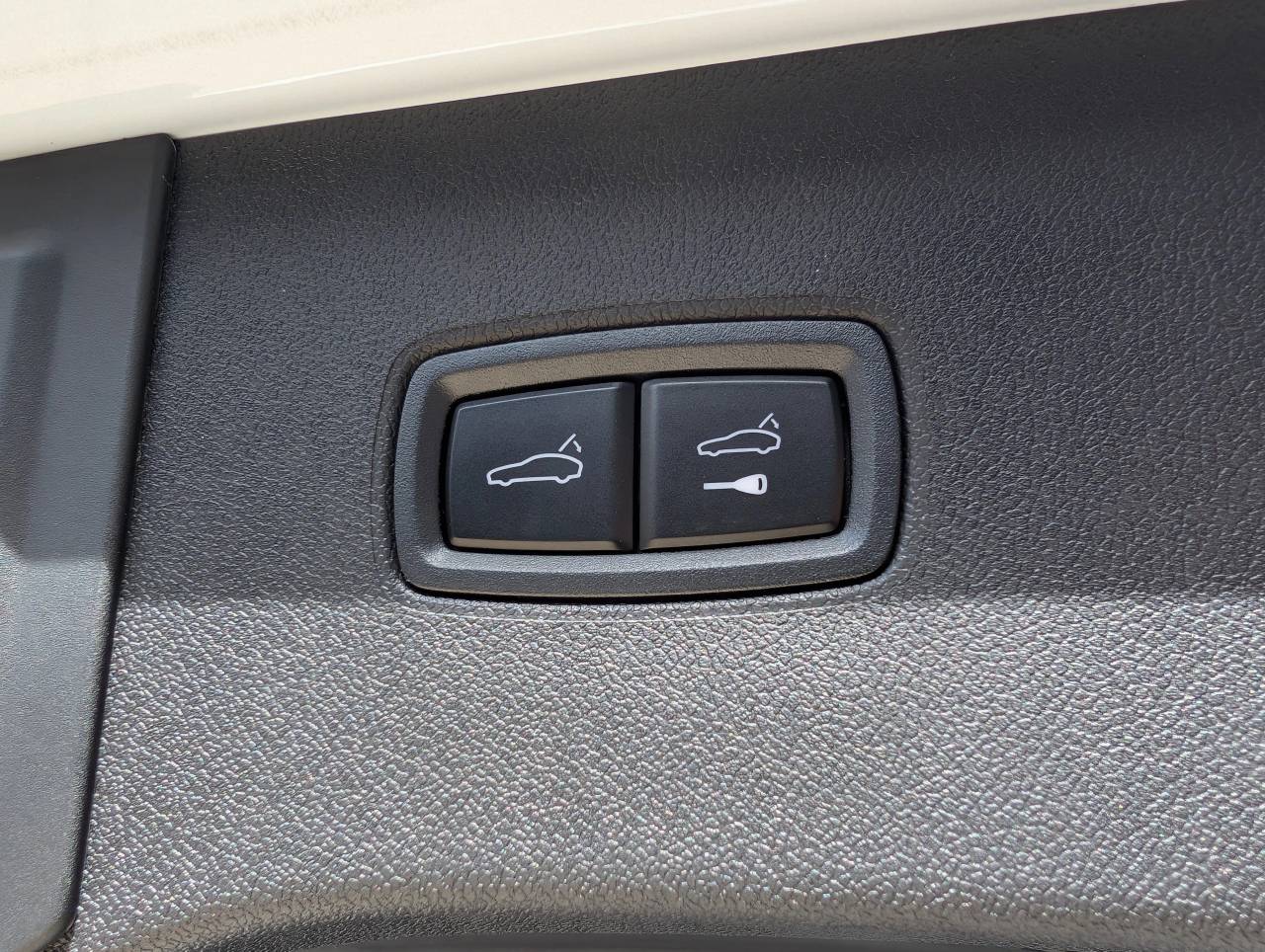 2025 Porsche Cayenne Turbo E-Hybrid - Photo 26