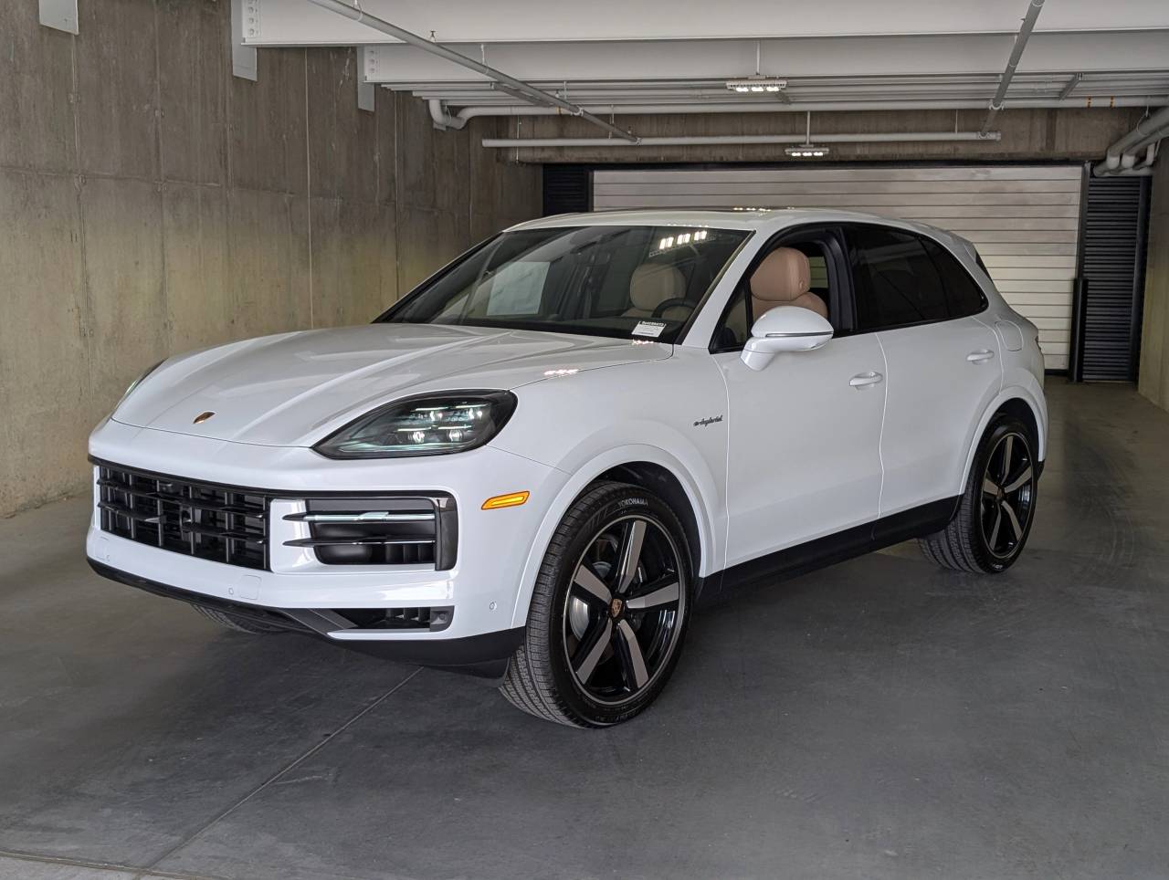 2025 Porsche Cayenne E-Hybrid's photo