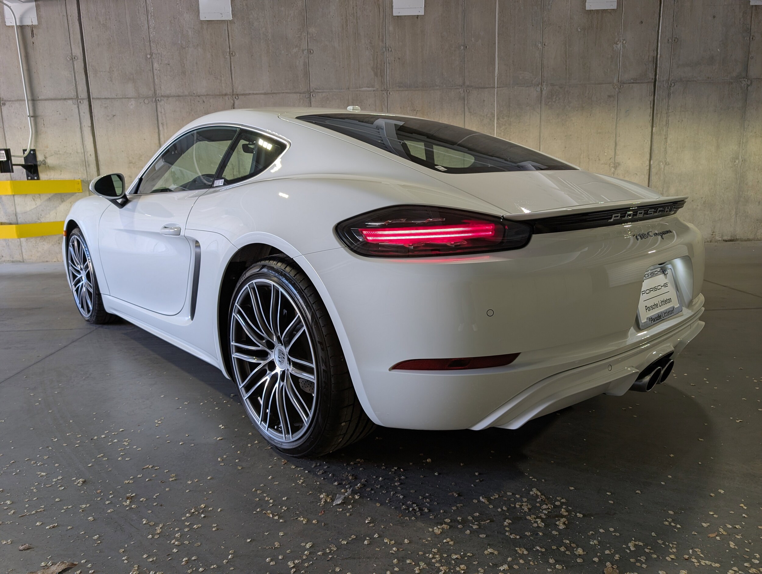 2025 Porsche Cayman photo 3