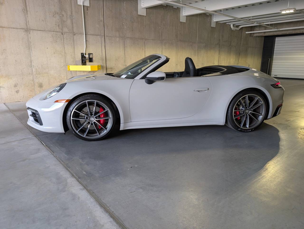 2023 Porsche 911 4S 4 GTS photo 2