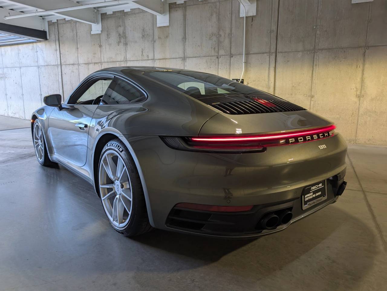 2023 Porsche 911 4 T photo 3