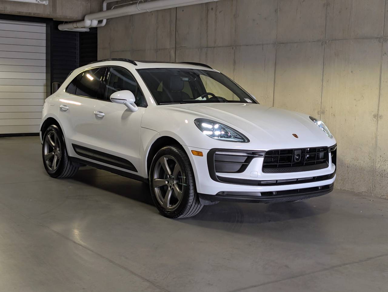 2025 Porsche Macan - Photo 11