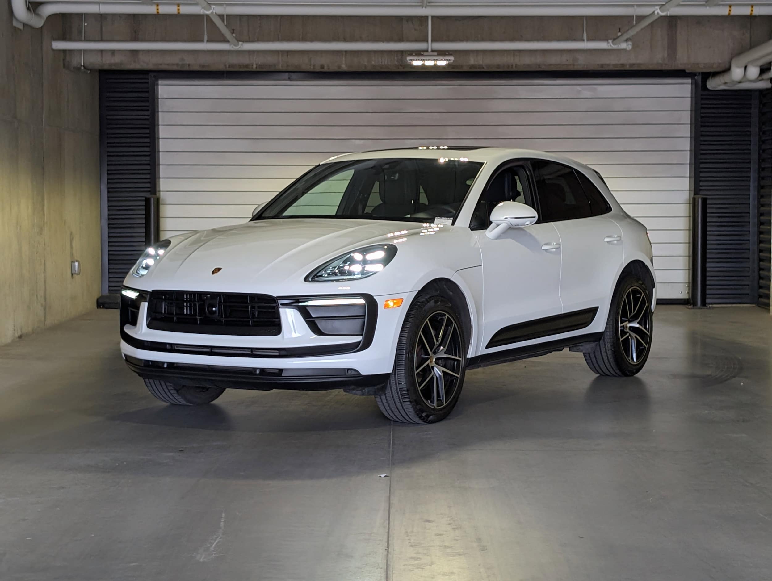 2023 Porsche Macan Base