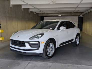 2025 Porsche Macan SUV
