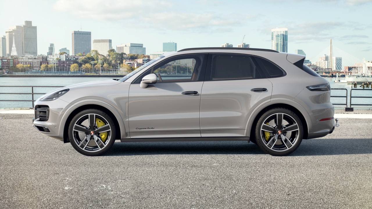 2022 Porsche Cayenne Turbo photo 2