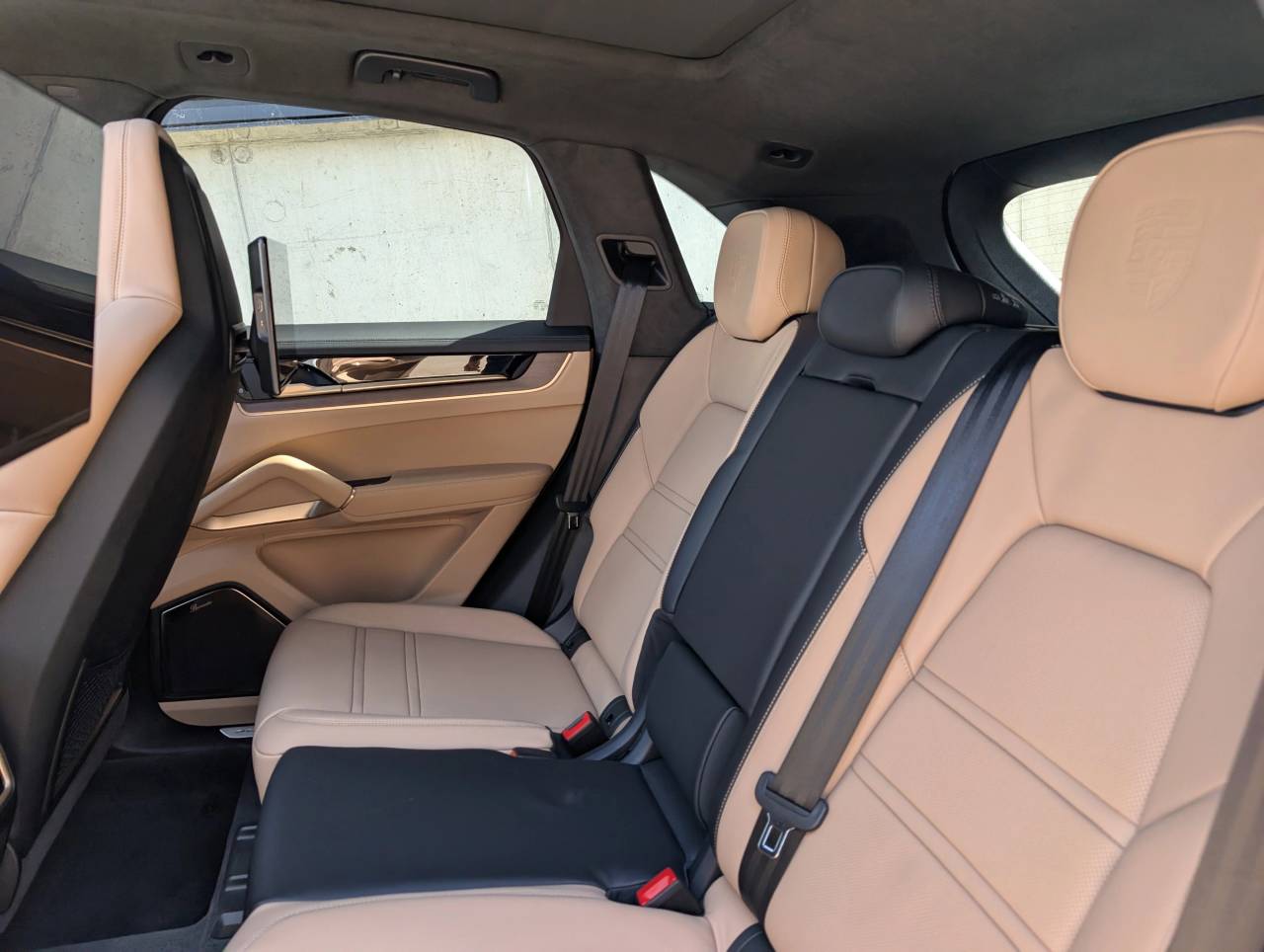 2025 Porsche Cayenne Turbo E-Hybrid - Photo 23