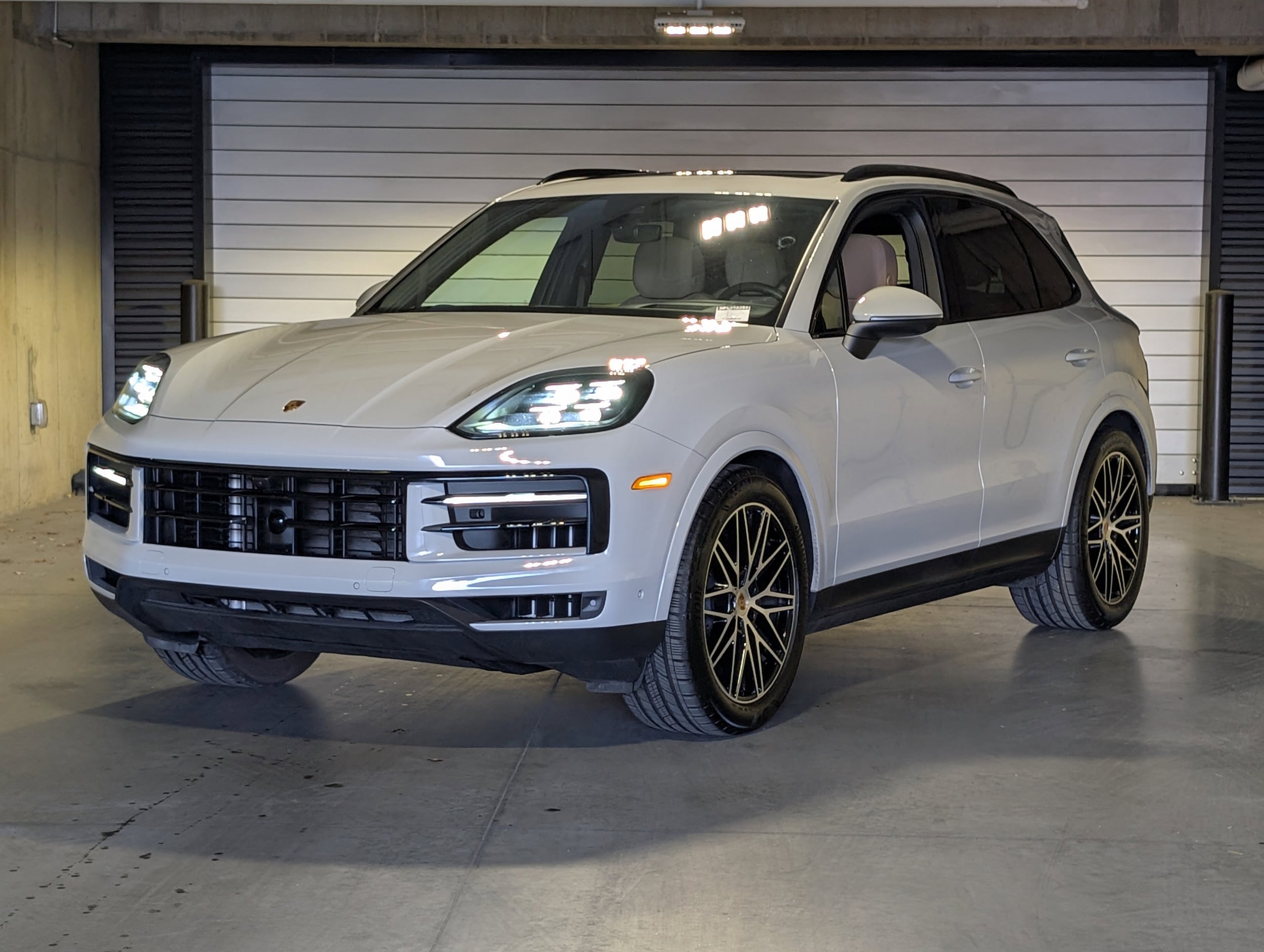 2025 Porsche Cayenne Base's photo