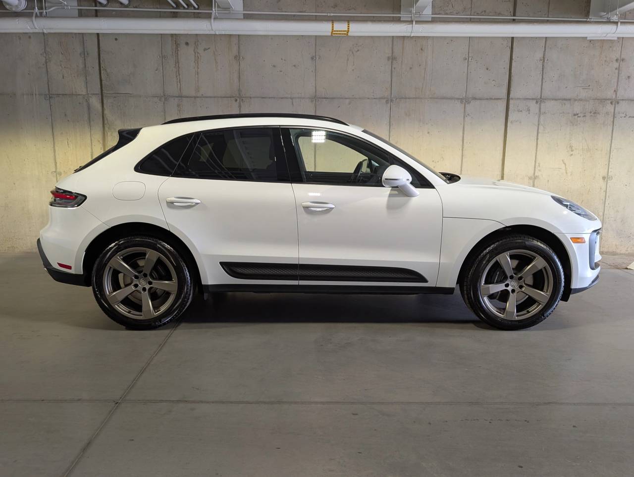 2025 Porsche Macan - Photo 10