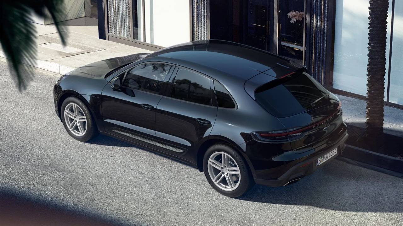 2024 Porsche Macan T photo 4