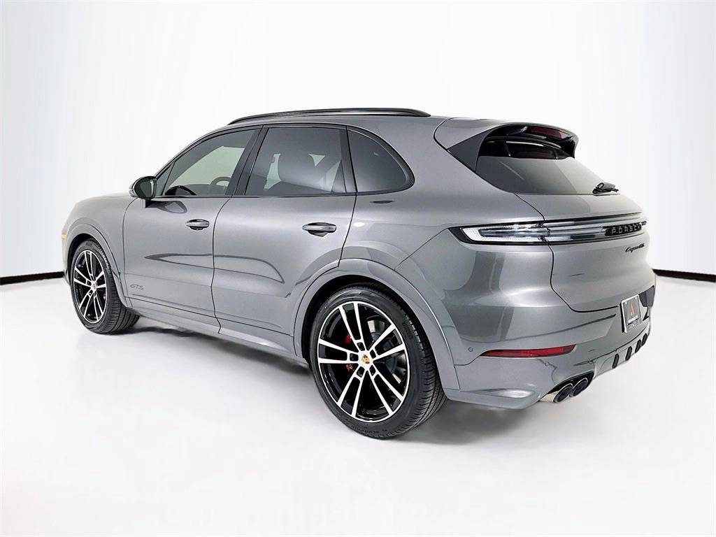2026 Porsche Cayenne GTS photo 3