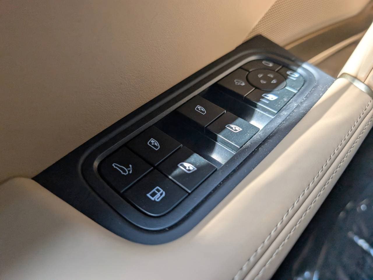 2025 Porsche Cayenne Turbo E-Hybrid - Photo 19