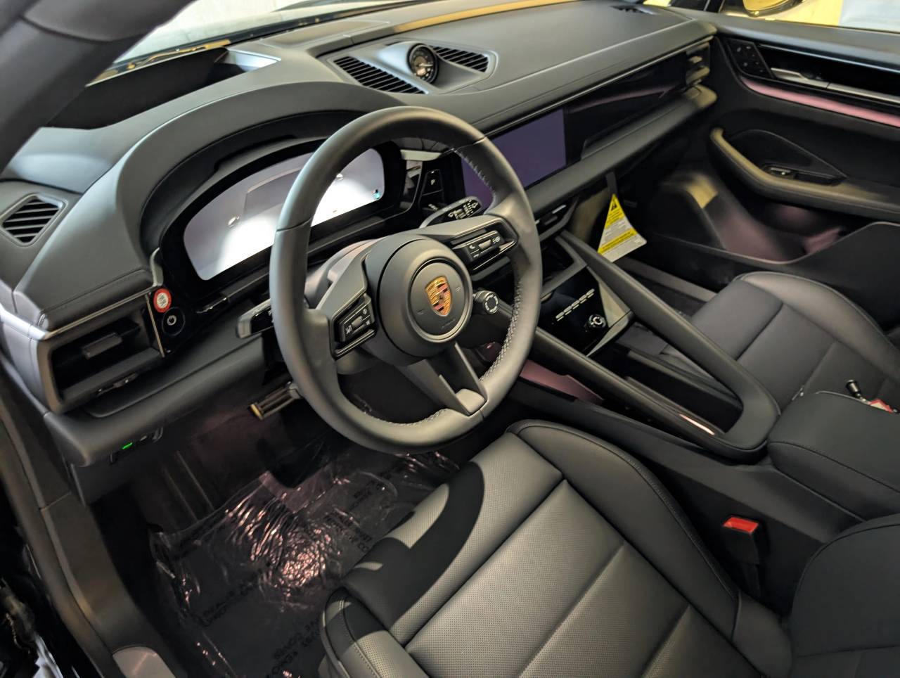 2025 Porsche Macan Electric photo 4