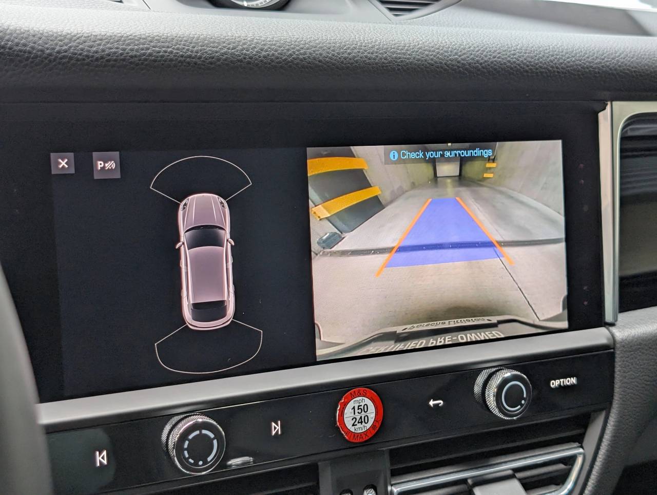 2025 Porsche Macan - Photo 35