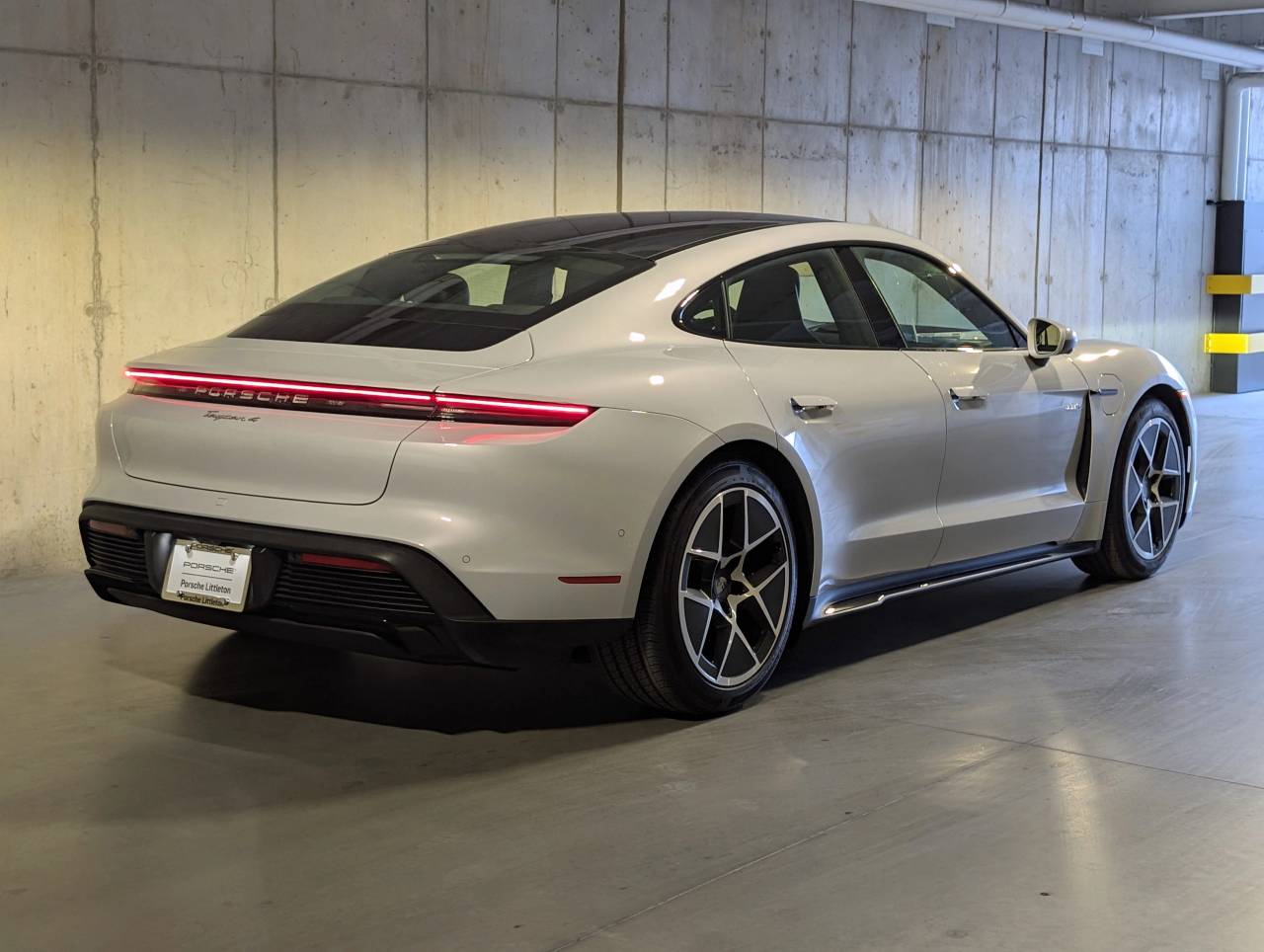 2026 Porsche Taycan Base - Photo 11