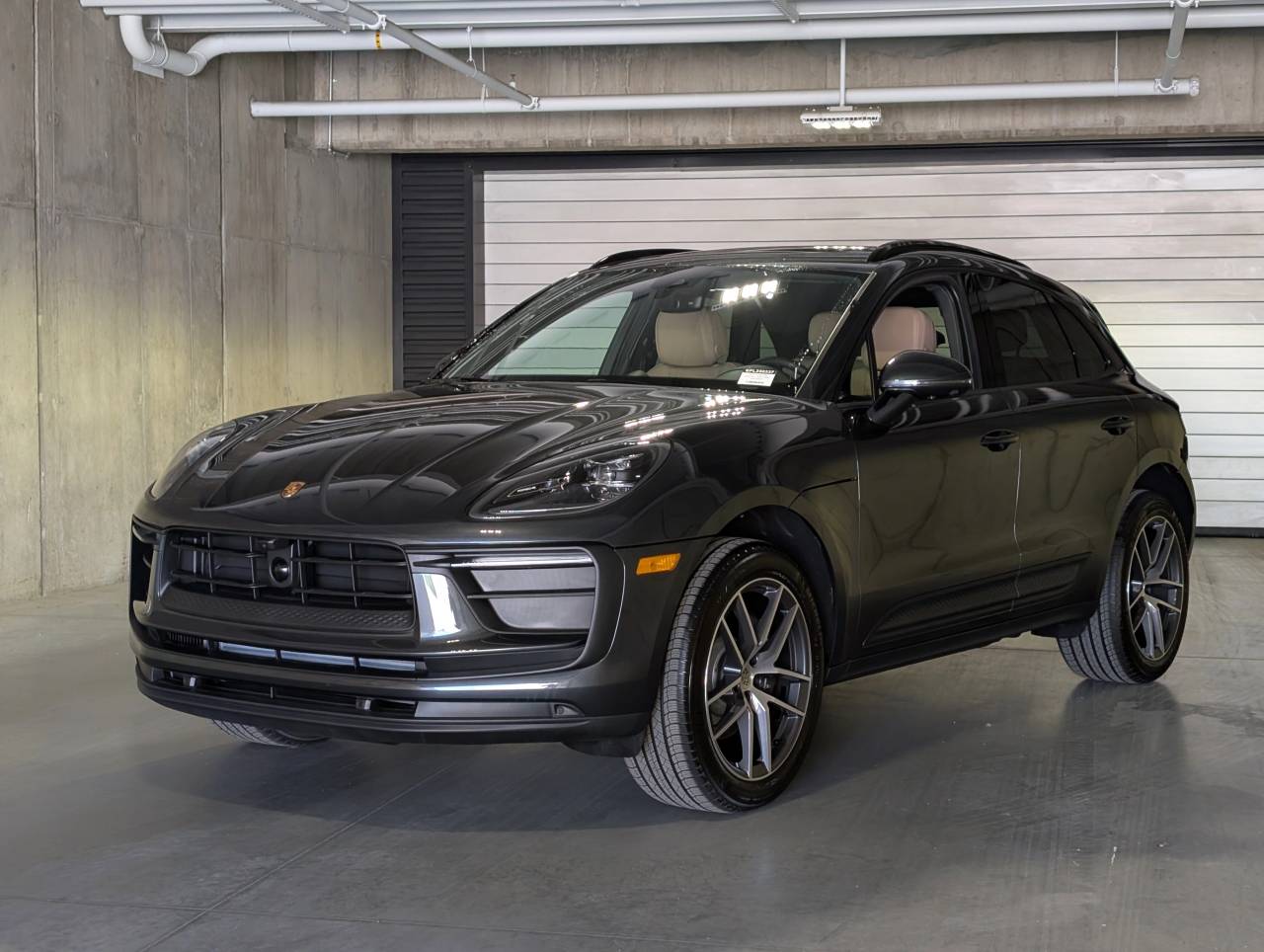 2025 Porsche Macan's photo