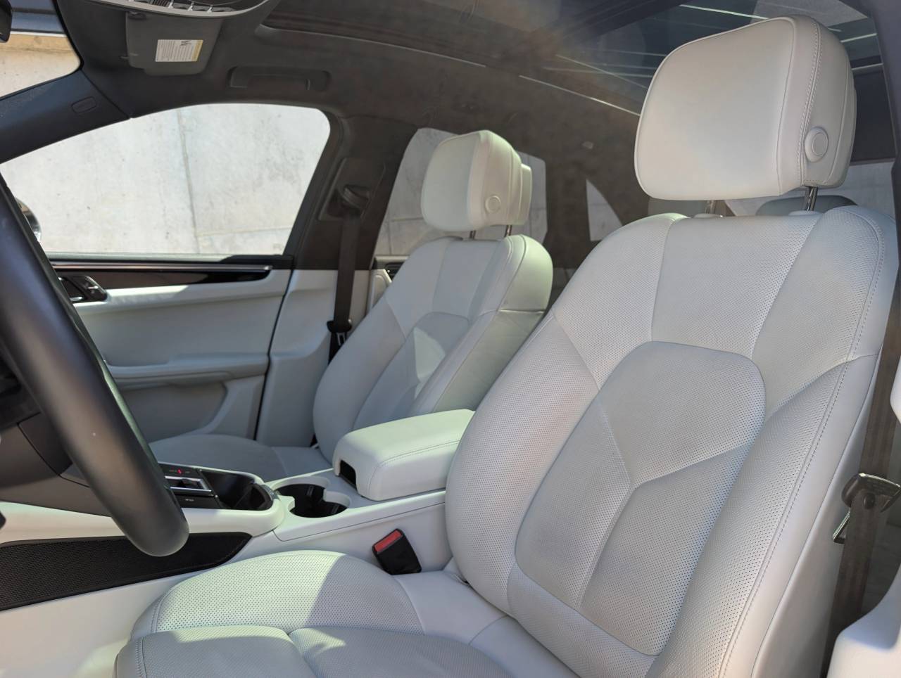 2022 Porsche Macan photo 4