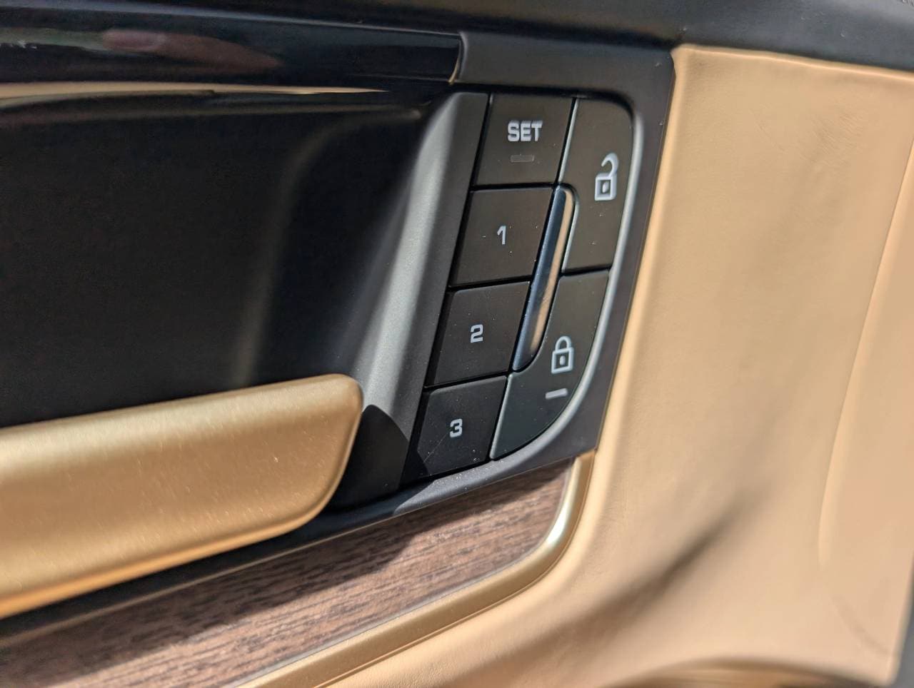 2025 Porsche Cayenne Turbo E-Hybrid - Photo 20