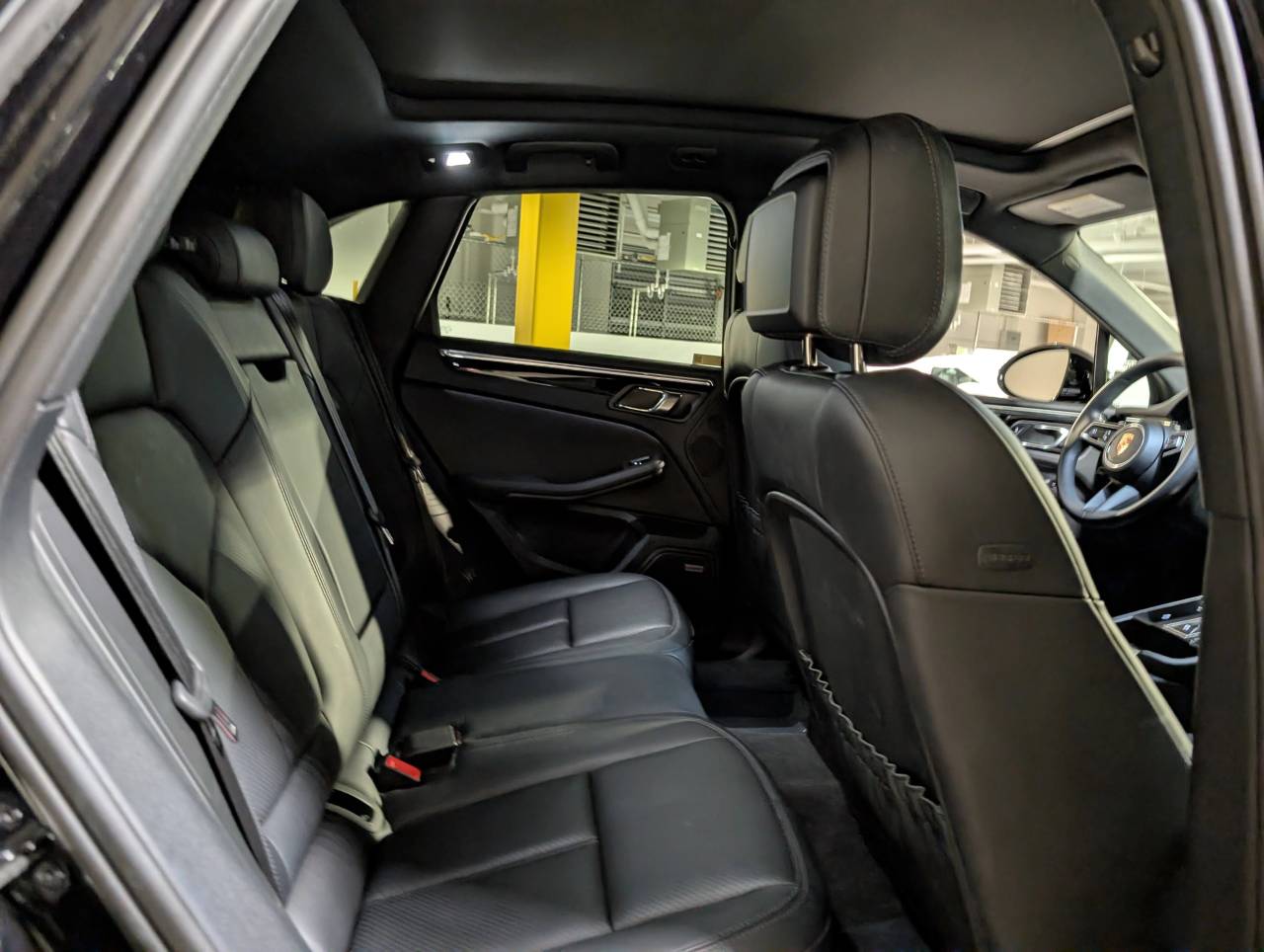 2025 Porsche Macan - Photo 23